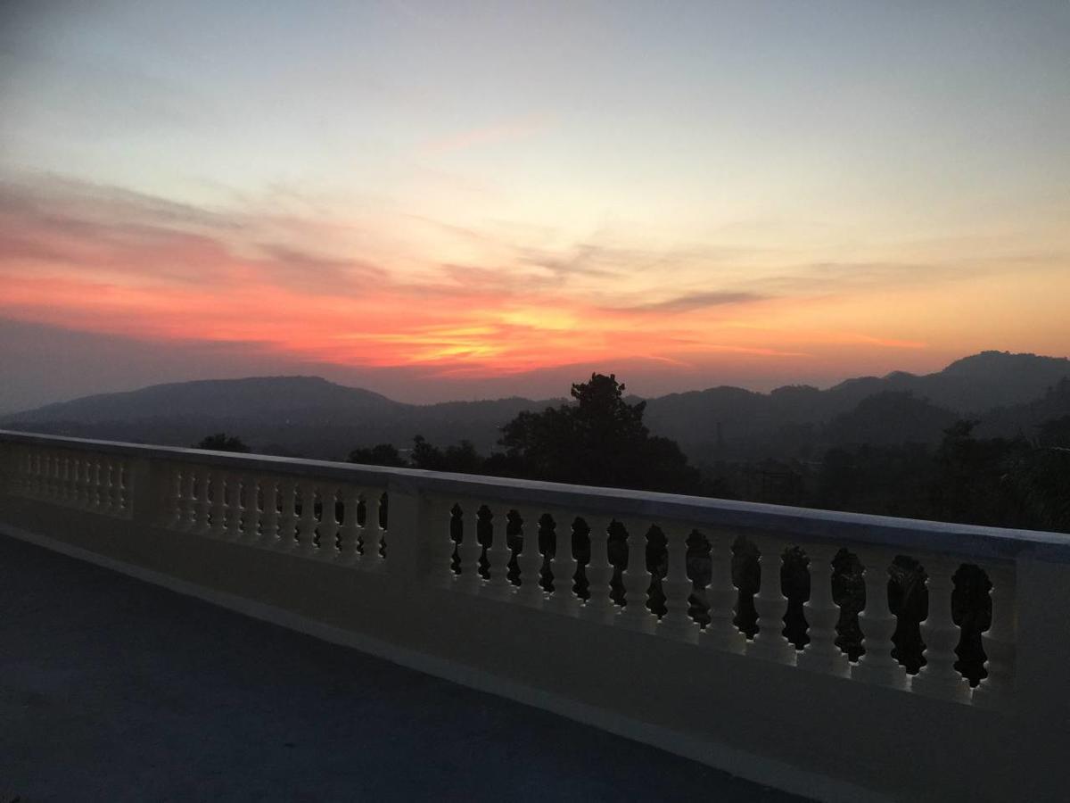 Himalayan Villa Dehradun Buitenkant foto